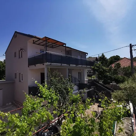 Apartment Kristina Pakoštane